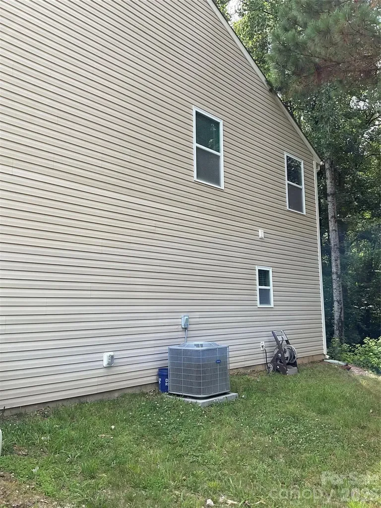 11213 Deer Stand Court Charlotte NC 28214