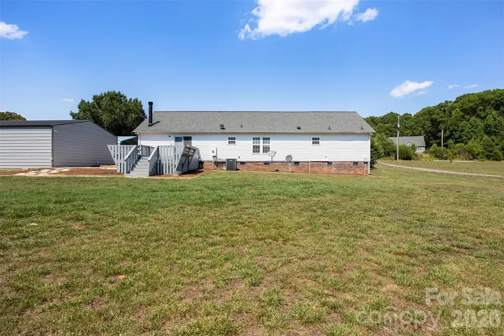 40047 Old Salisbury Road New London NC 28127