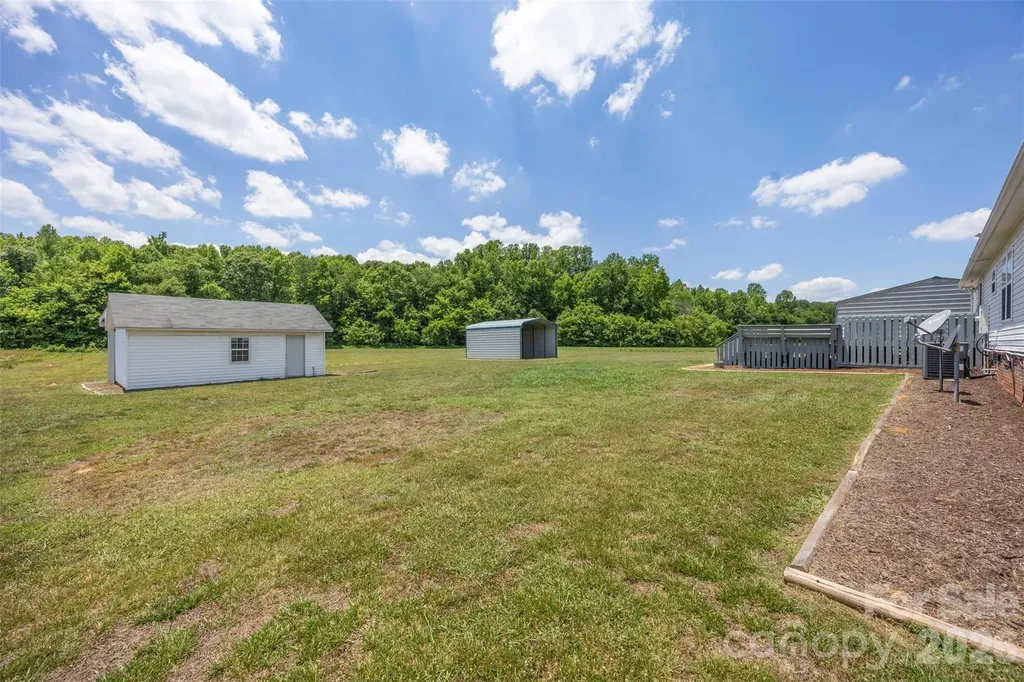 40047 Old Salisbury Road New London NC 28127