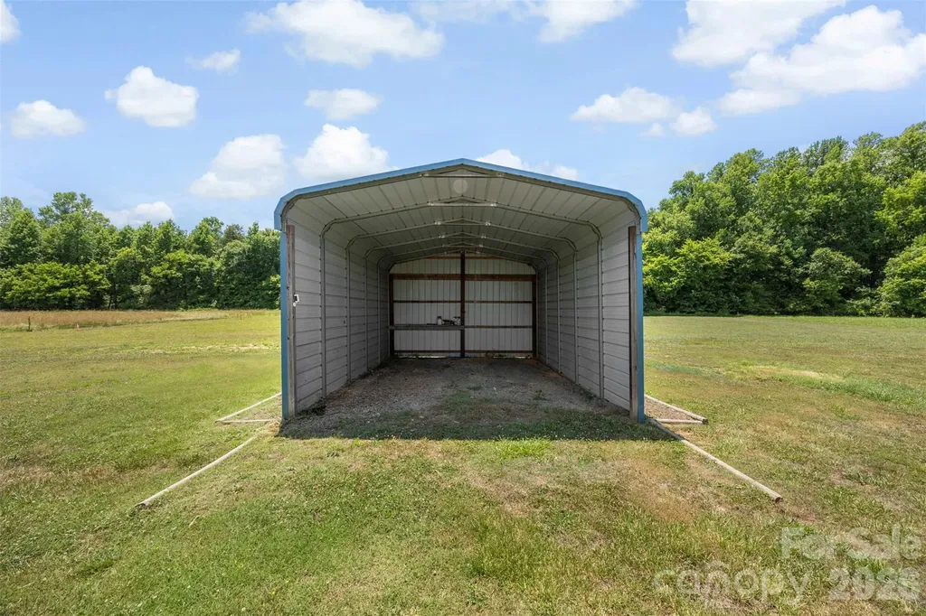 40047 Old Salisbury Road New London NC 28127