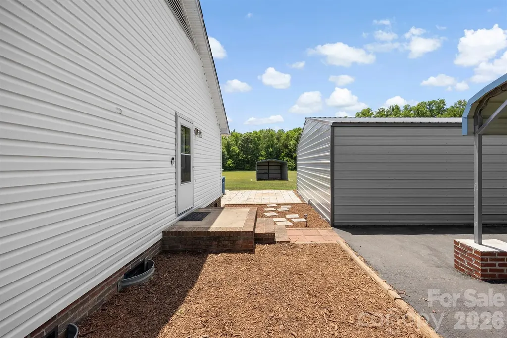 40047 Old Salisbury Road New London NC 28127