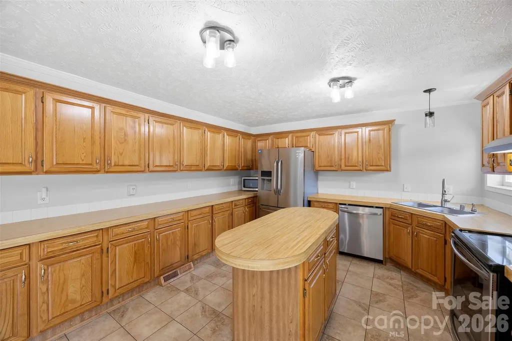 40047 Old Salisbury Road New London NC 28127