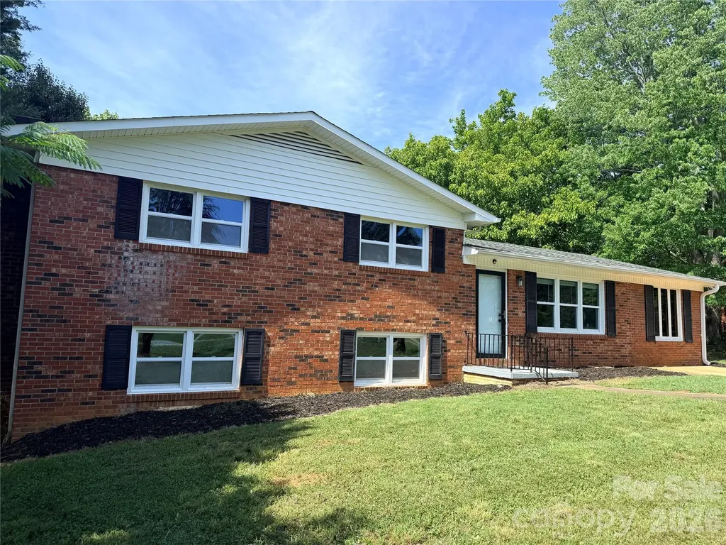267 Hoopaugh Avenue Ellenboro NC 28040