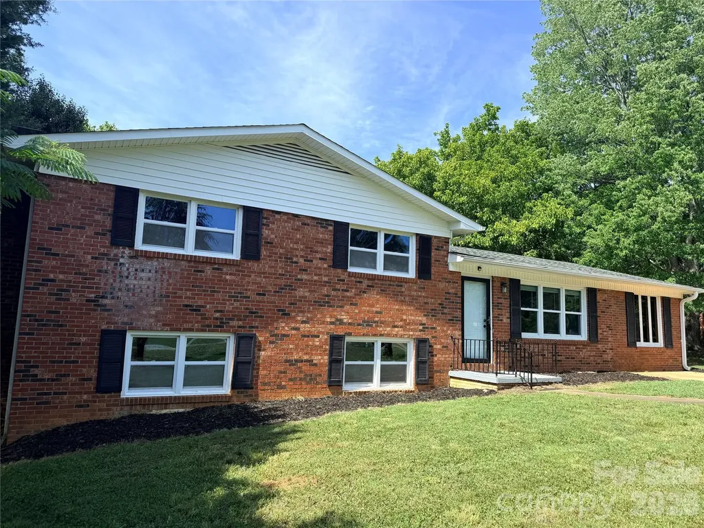 267 Hoopaugh Avenue Ellenboro NC 28040