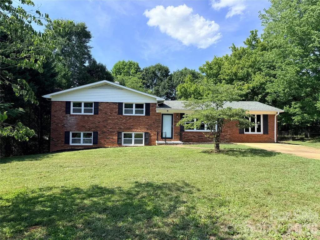 267 Hoopaugh Avenue Ellenboro NC 28040