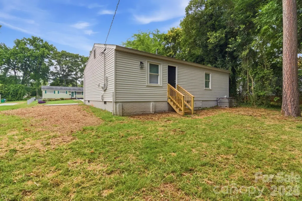 2725 Thornton Road Charlotte NC 28208