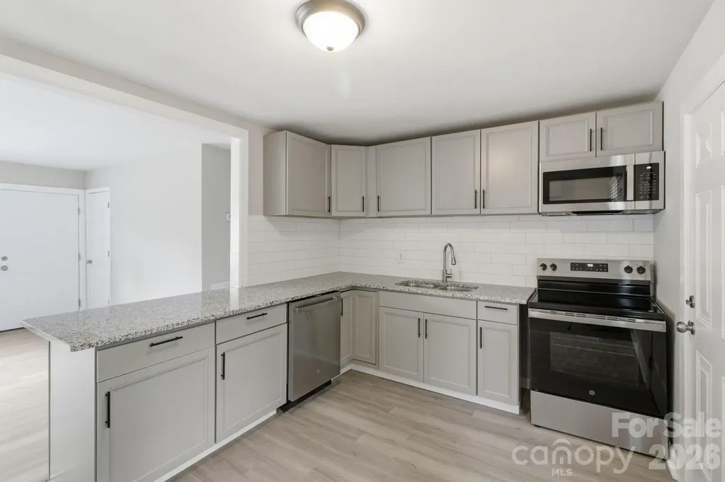 2725 Thornton Road Charlotte NC 28208