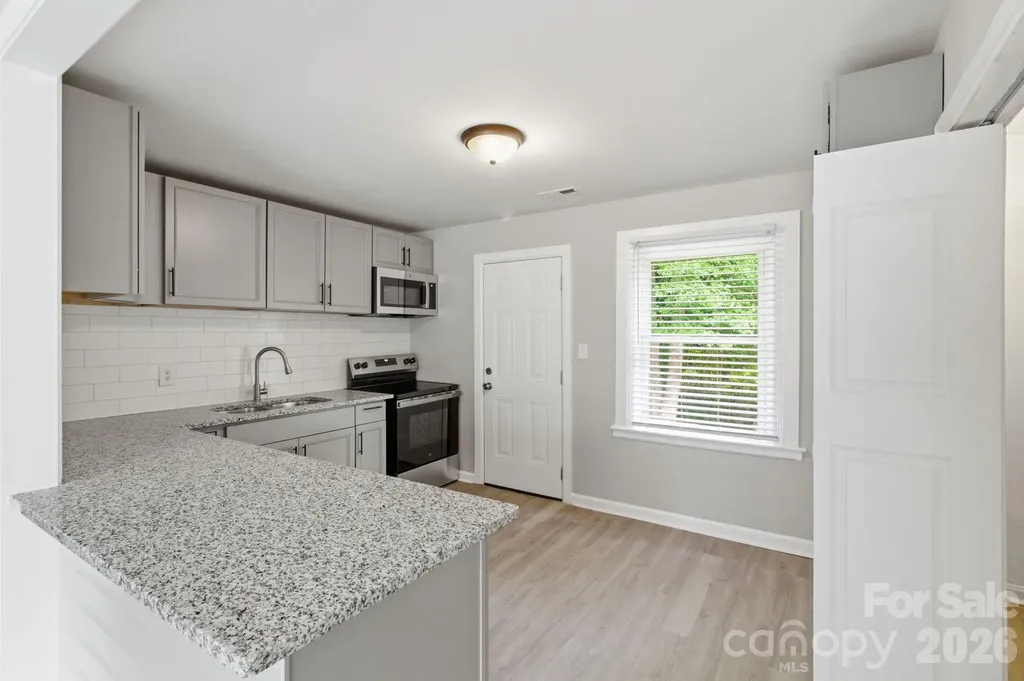 2725 Thornton Road Charlotte NC 28208