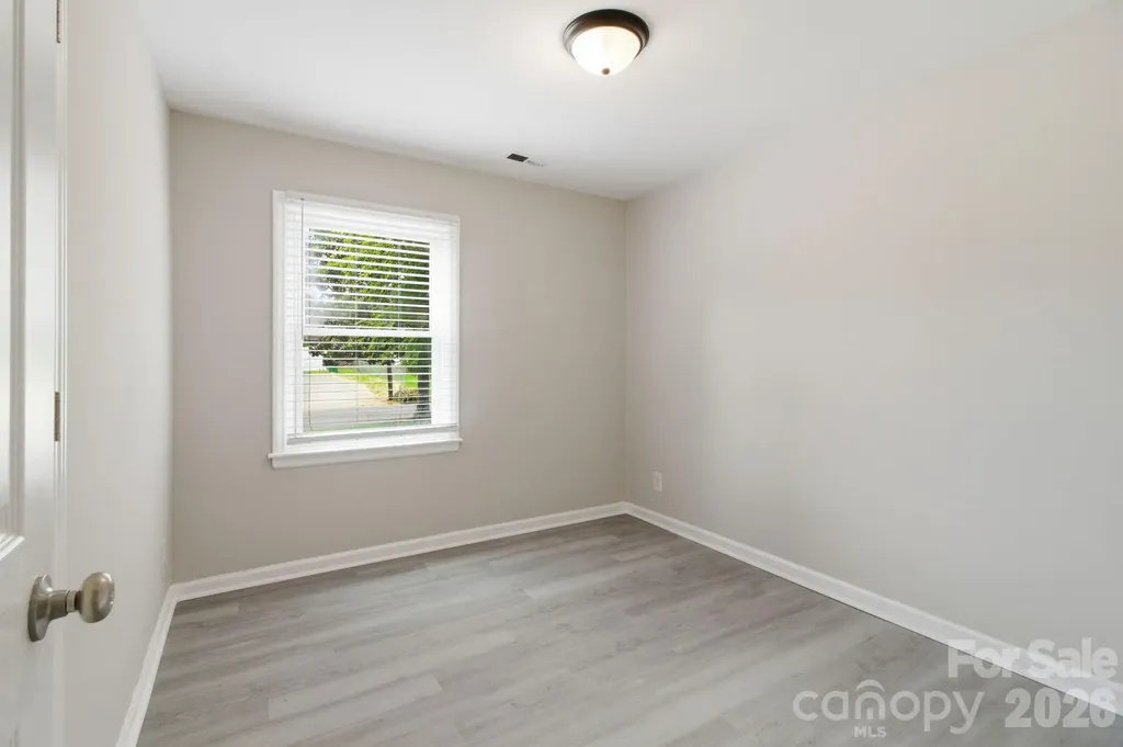 2725 Thornton Road Charlotte NC 28208