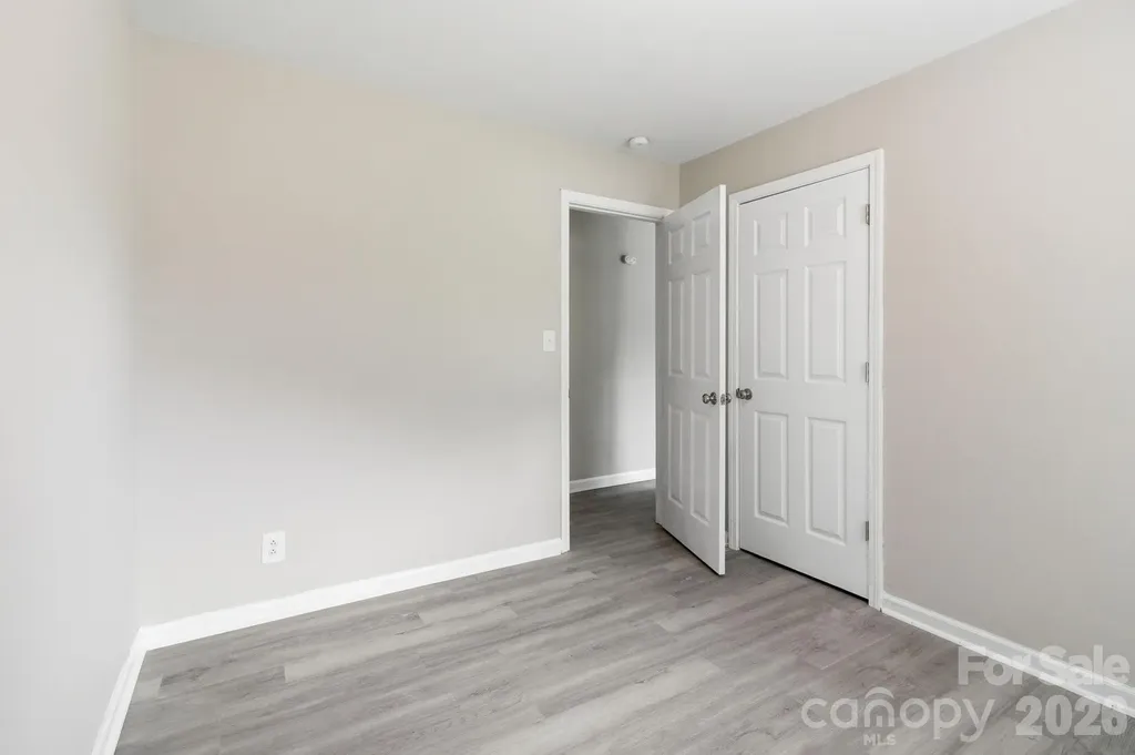 2725 Thornton Road Charlotte NC 28208