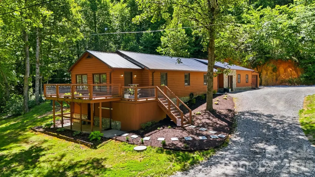 1857 Creekside Place Lenoir NC 28645