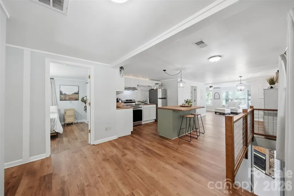 1857 Creekside Place Lenoir NC 28645