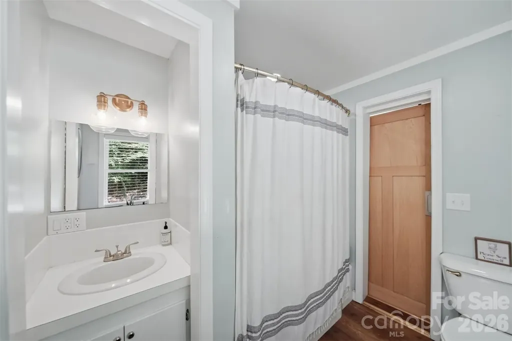 1857 Creekside Place Lenoir NC 28645