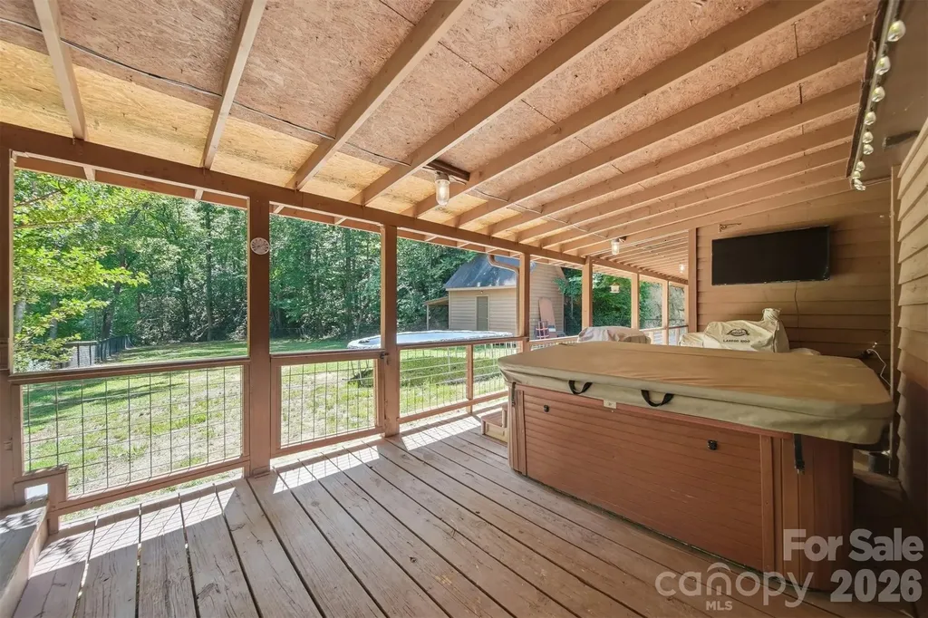 1857 Creekside Place Lenoir NC 28645