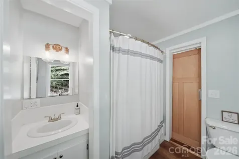 1857 Creekside Place Lenoir NC 28645