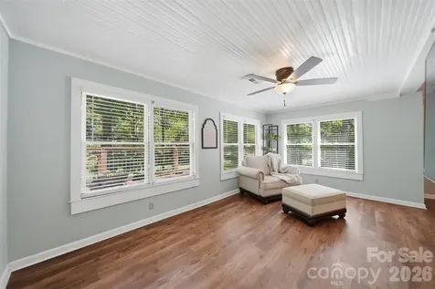 1857 Creekside Place Lenoir NC 28645