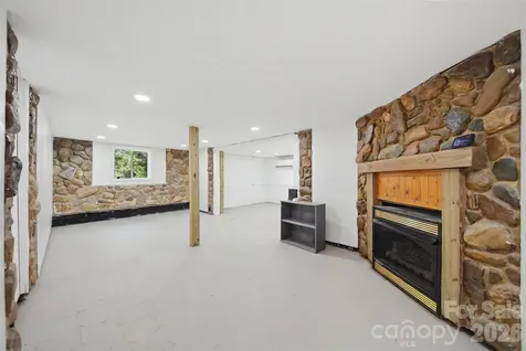 1857 Creekside Place Lenoir NC 28645