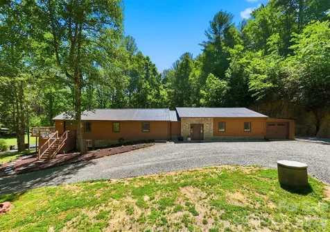 1857 Creekside Place Lenoir NC 28645