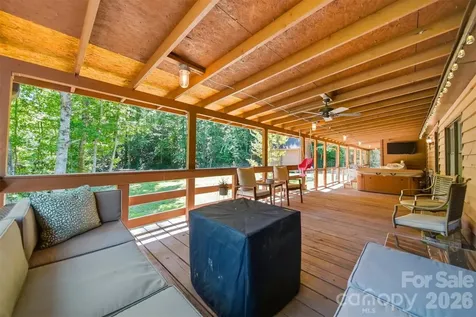 1857 Creekside Place Lenoir NC 28645