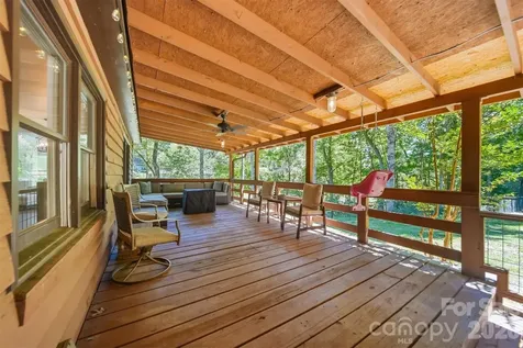 1857 Creekside Place Lenoir NC 28645