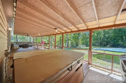 1857 Creekside Place Lenoir NC 28645