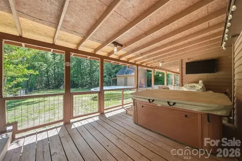 1857 Creekside Place Lenoir NC 28645