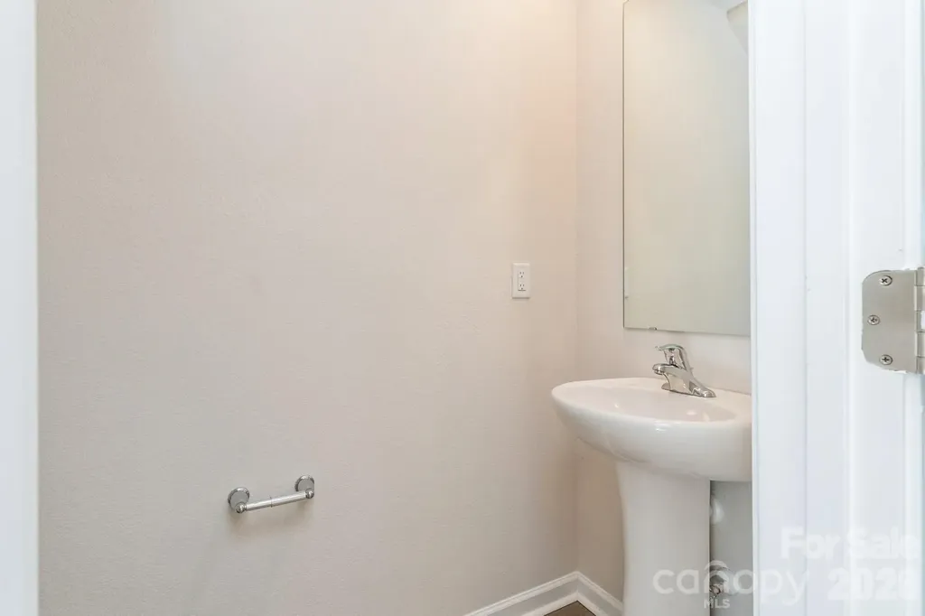 6248 Lowe Lane Charlotte NC 28214