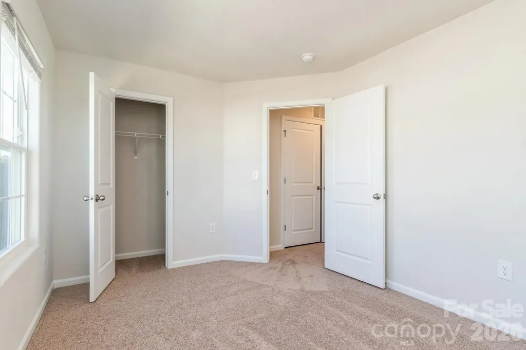 6248 Lowe Lane Charlotte NC 28214