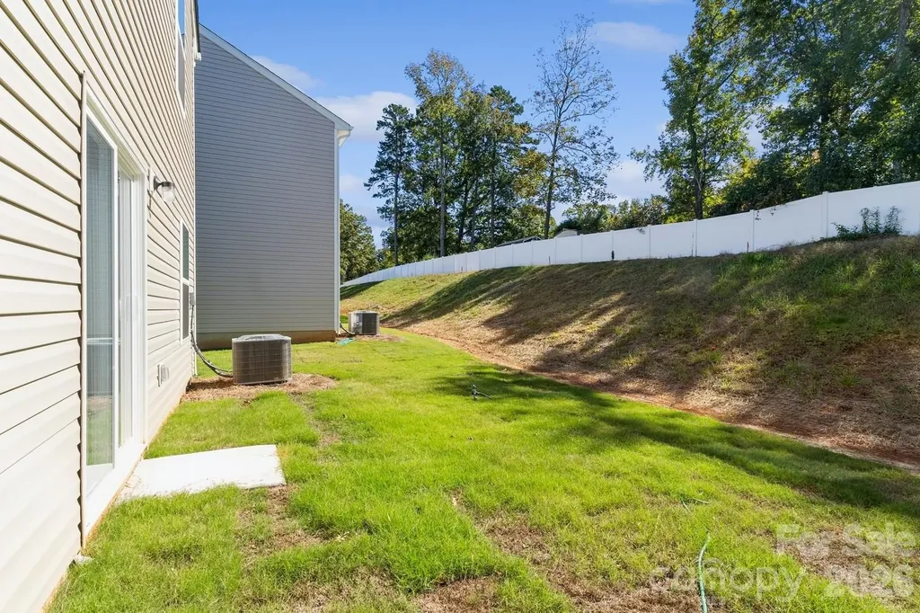 6248 Lowe Lane Charlotte NC 28214