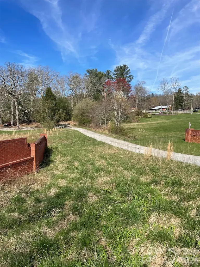 221 Old Sunset Hill Road Hendersonville NC 28792