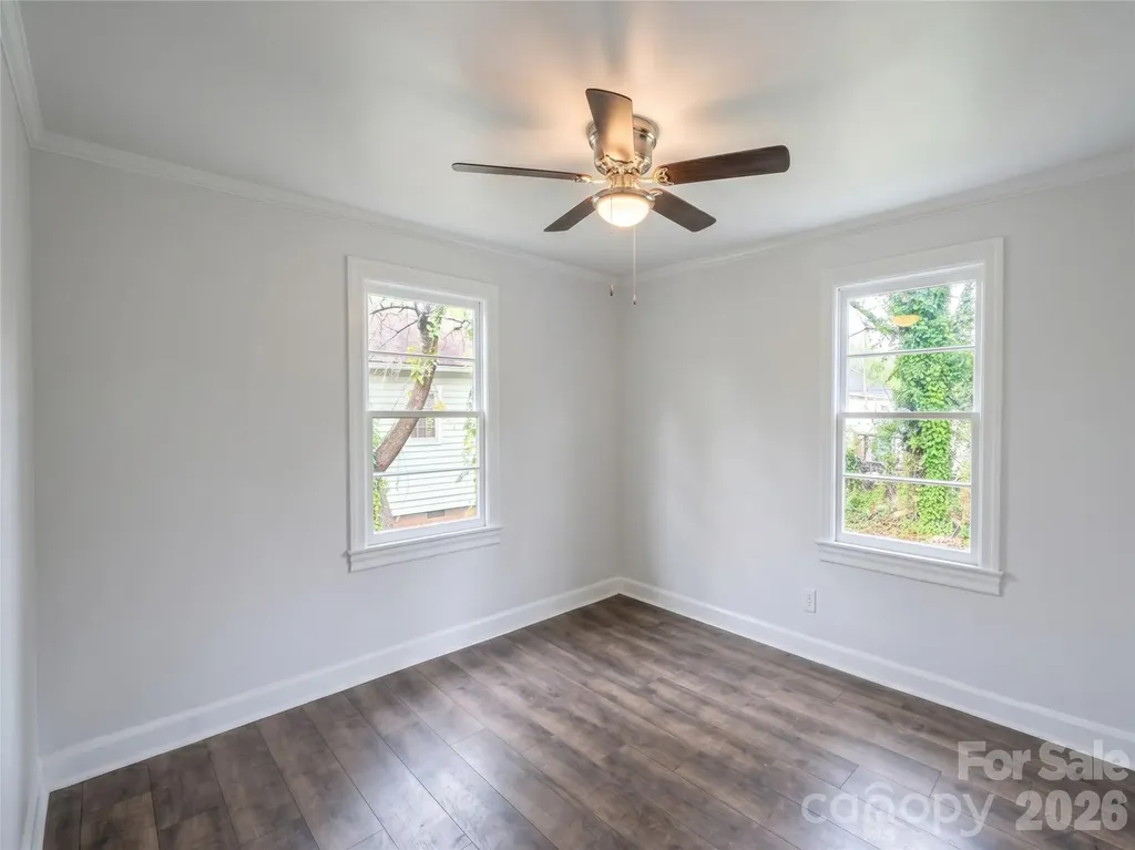 142 S Ervin Avenue Newton NC 28658