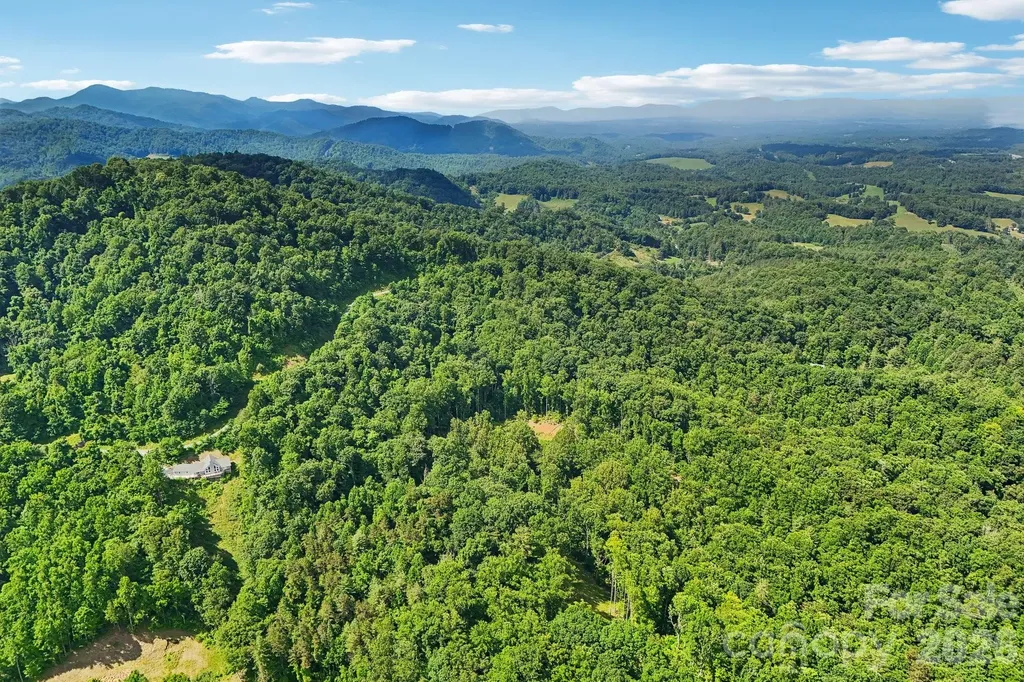 77 Traditions Way Mars Hill NC 28754