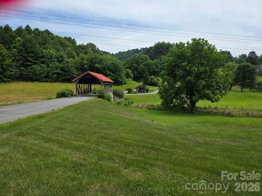 77 Traditions Way Mars Hill NC 28754