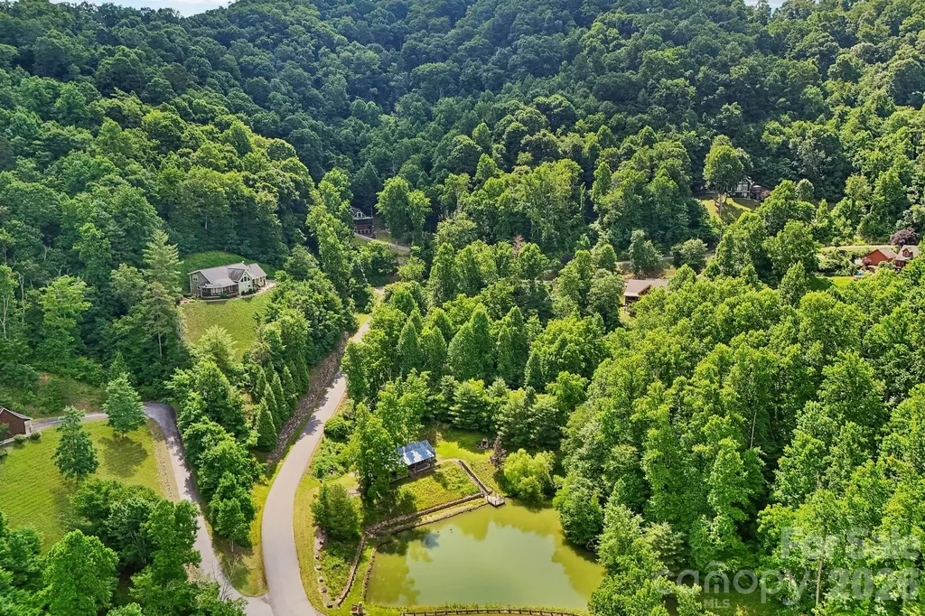 77 Traditions Way Mars Hill NC 28754