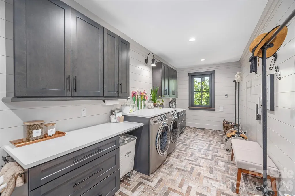 28 Garren View Drive Fairview NC 28730