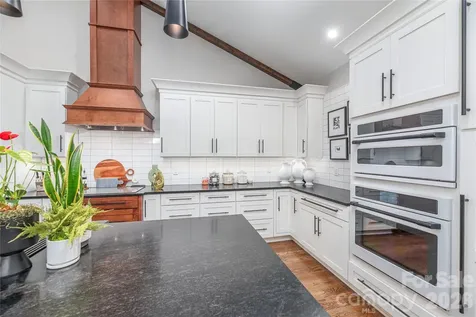 28 Garren View Drive Fairview NC 28730