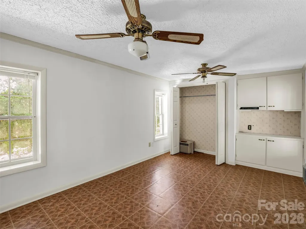 247 Legacy Layne Drive Hendersonville NC 28792