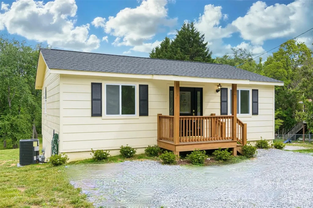 286 Berkeley Road Hendersonville NC 28792