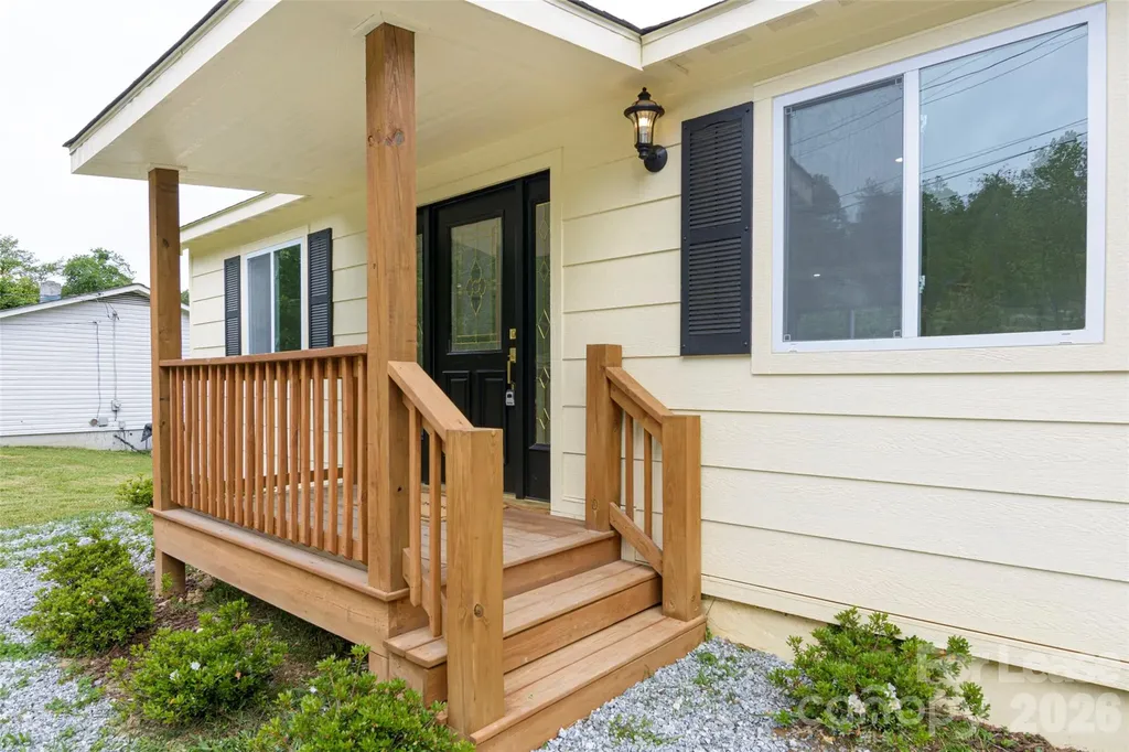 286 Berkeley Road Hendersonville NC 28792
