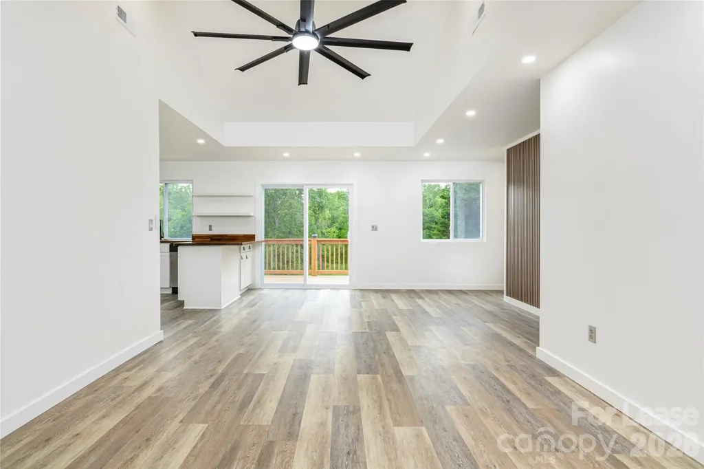 286 Berkeley Road Hendersonville NC 28792