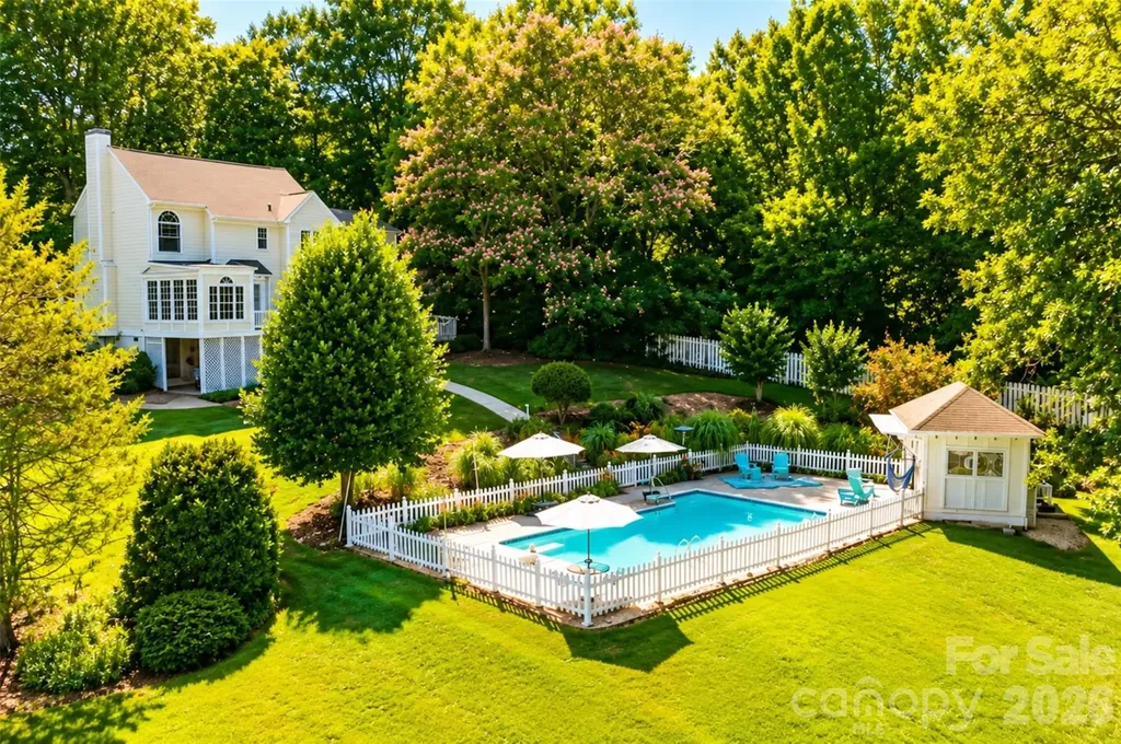 127 Vista Drive Davidson NC 28036