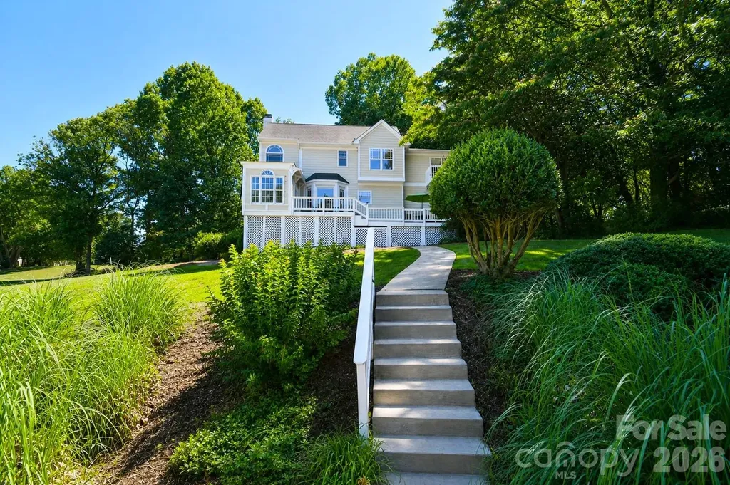 127 Vista Drive Davidson NC 28036