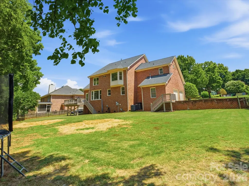 8916 Abrell Walk Court Charlotte NC 28226