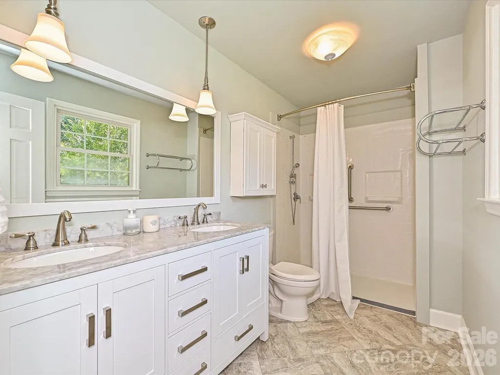218 Sturbridge Drive Charlotte NC 28214