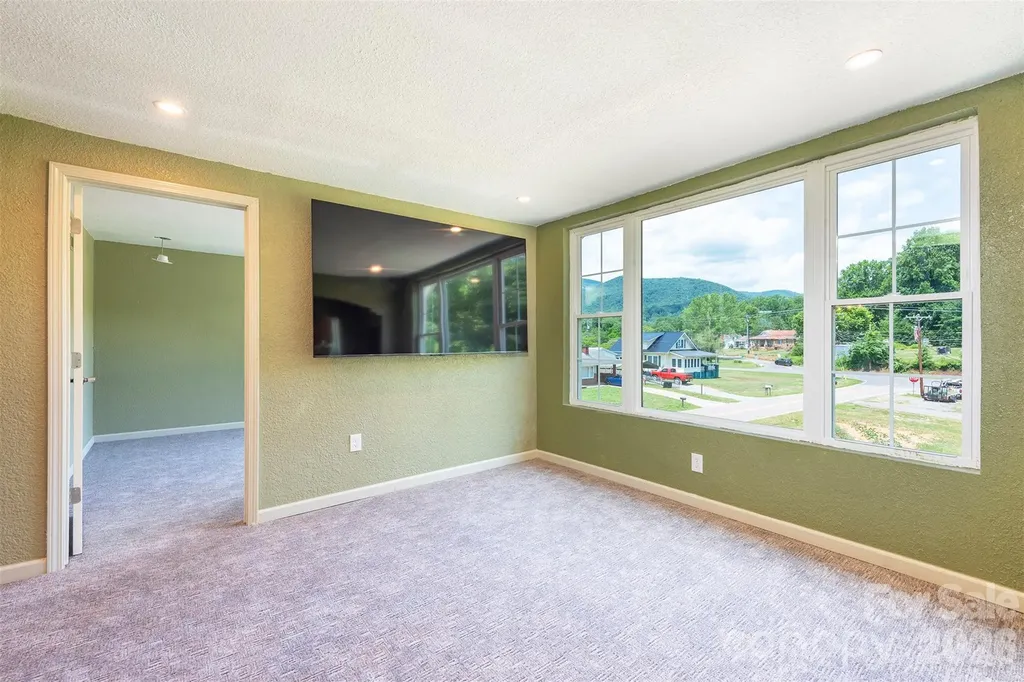 65 Walnut Street Marion NC 28752