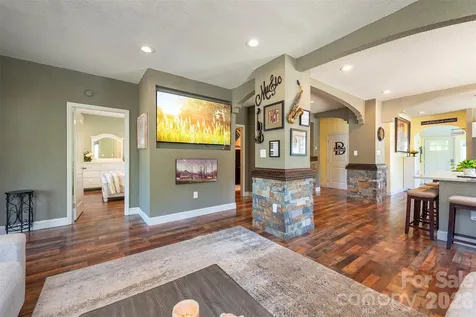 65 Walnut Street Marion NC 28752