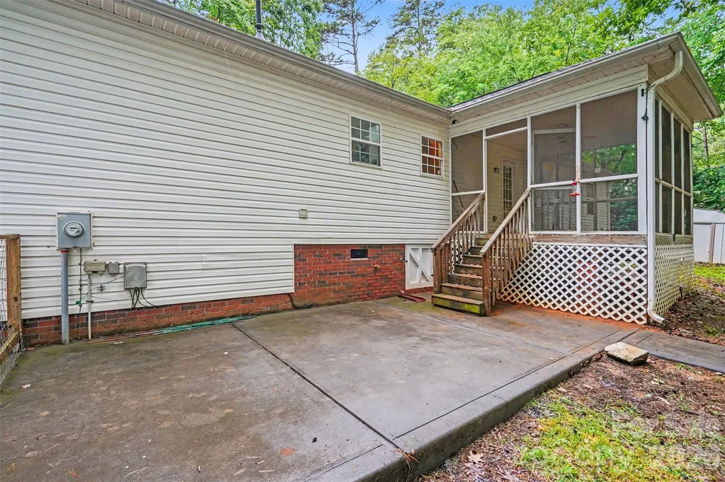 8904 Gosnell Drive Charlotte NC 28227