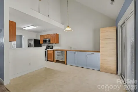 9229 Simonton Drive Charlotte NC 28269