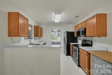 9229 Simonton Drive Charlotte NC 28269