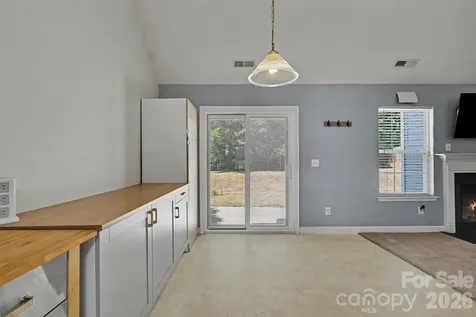 9229 Simonton Drive Charlotte NC 28269